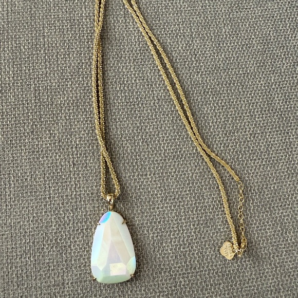 Kendra Scott Jewelry - Kendra Scott Gold and White Iridescent Necklace with Elegant Design
